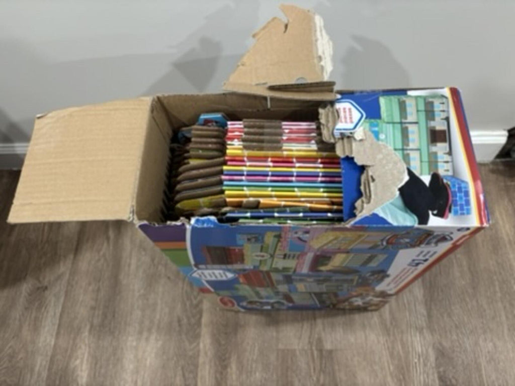 Melissa & Doug PAW Patrol Jumbo Cardboard Blocks 41 Pieces New but Damaged Box