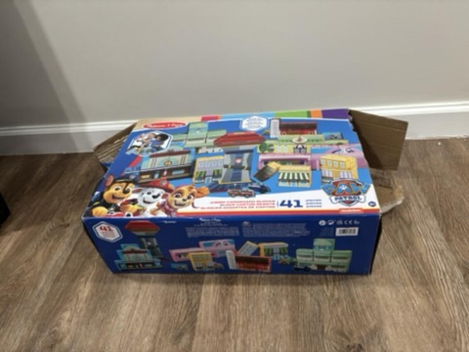 Melissa & Doug PAW Patrol Jumbo Cardboard Blocks 41 Pieces New but Damaged Box