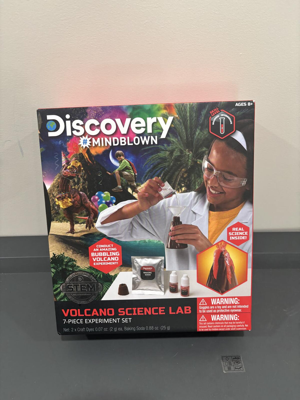 Discovery Mindblown Volcano Science Lab 7-Piece Experiment Set STEM Kit