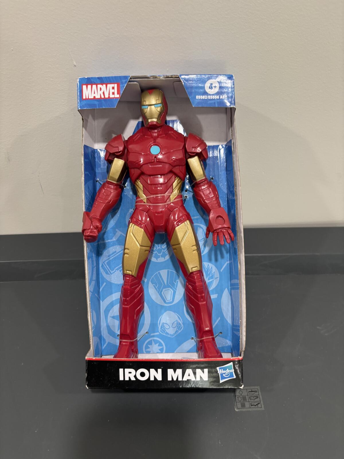 Marvel Legends Series Iron Man 6-Inch Action Figure