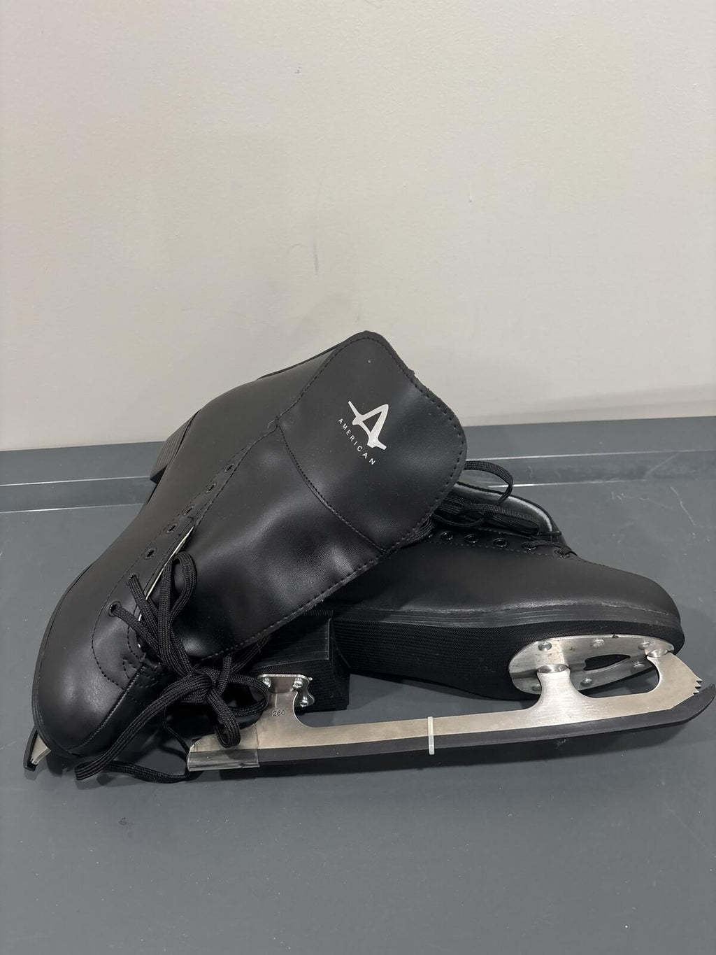 Black Figure Ice Skates Size 9 US / 42 EUR with Steel Blades