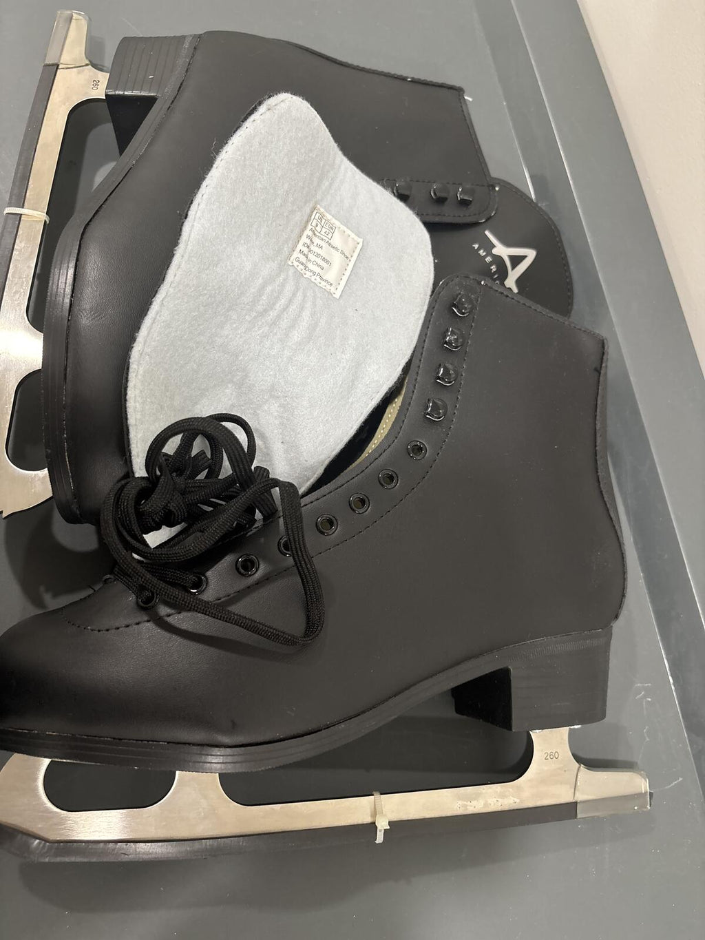 Black Figure Ice Skates Size 9 US / 42 EUR with Steel Blades