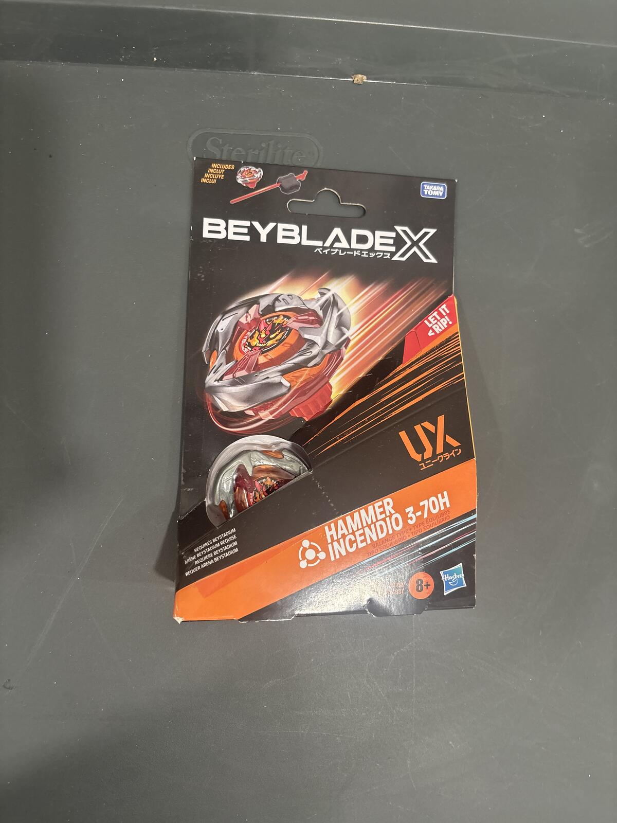 Beyblade X Hammer Incendio 3-70H Starter Pack