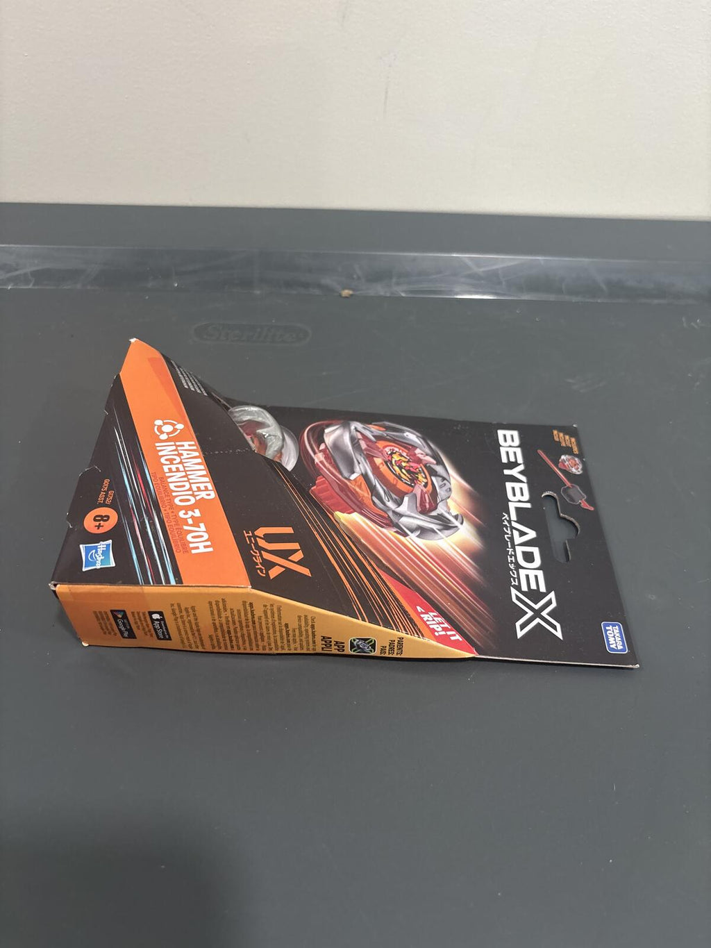 Beyblade X Hammer Incendio 3-70H Starter Pack