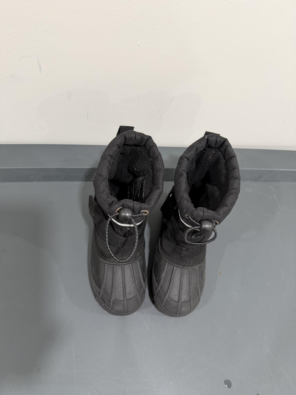 Totes kids snow boots black size 10T