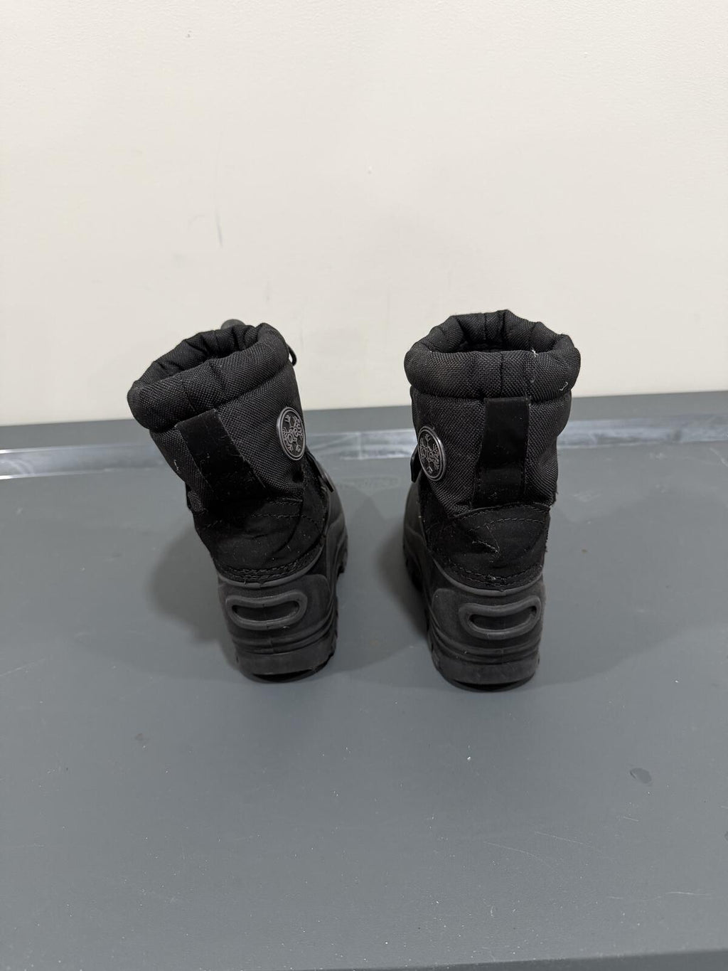 Totes kids snow boots black size 10T