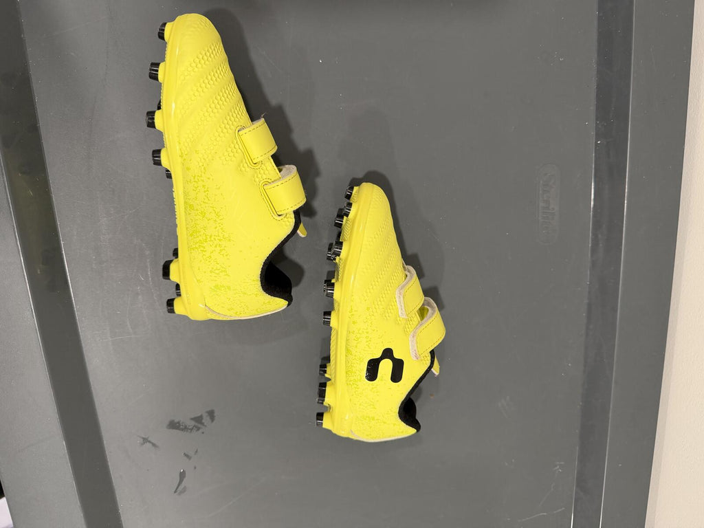 Charly Yellow/Black Soccer Cleats Size MX 18 / USA 12