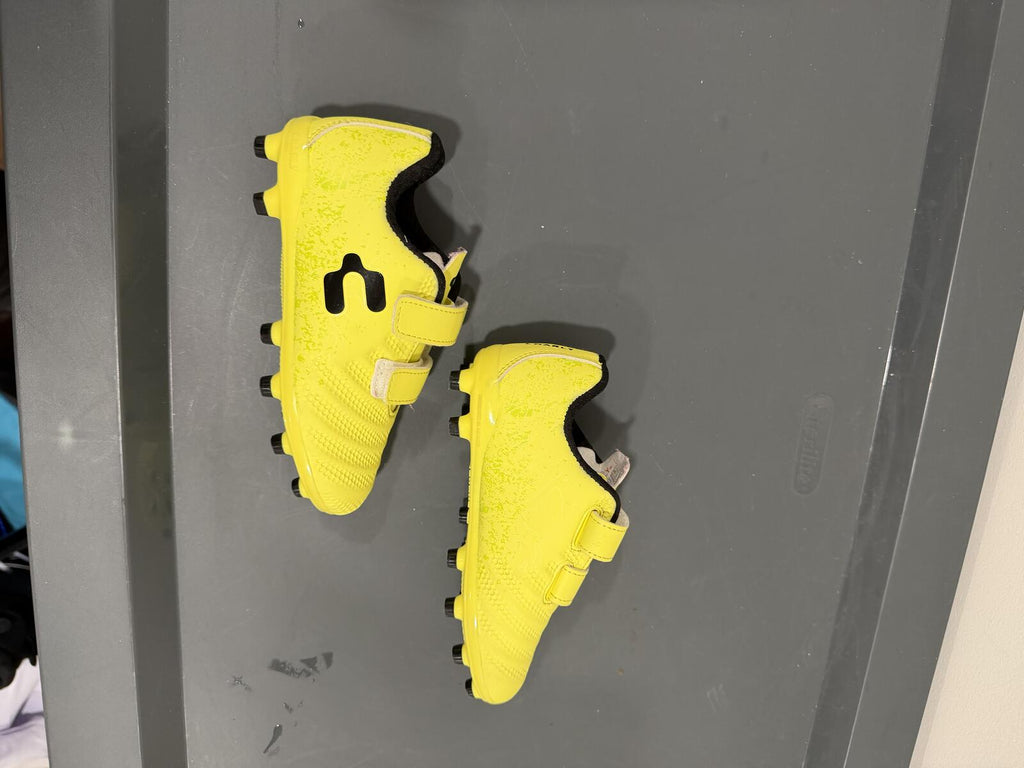 Charly Yellow/Black Soccer Cleats Size MX 18 / USA 12