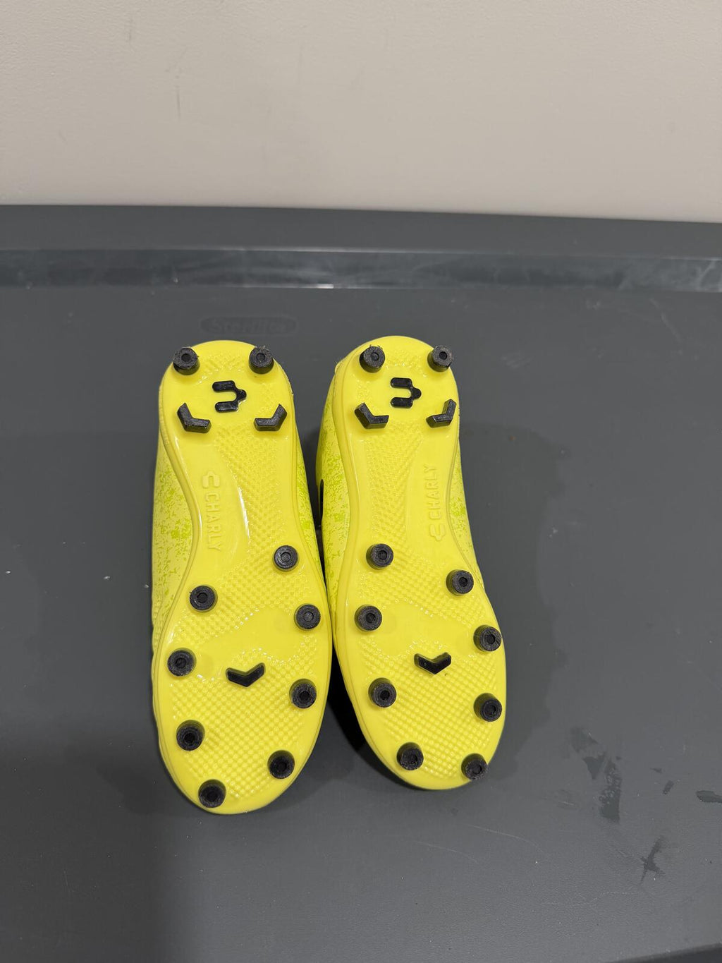Charly Yellow/Black Soccer Cleats Size MX 18 / USA 12