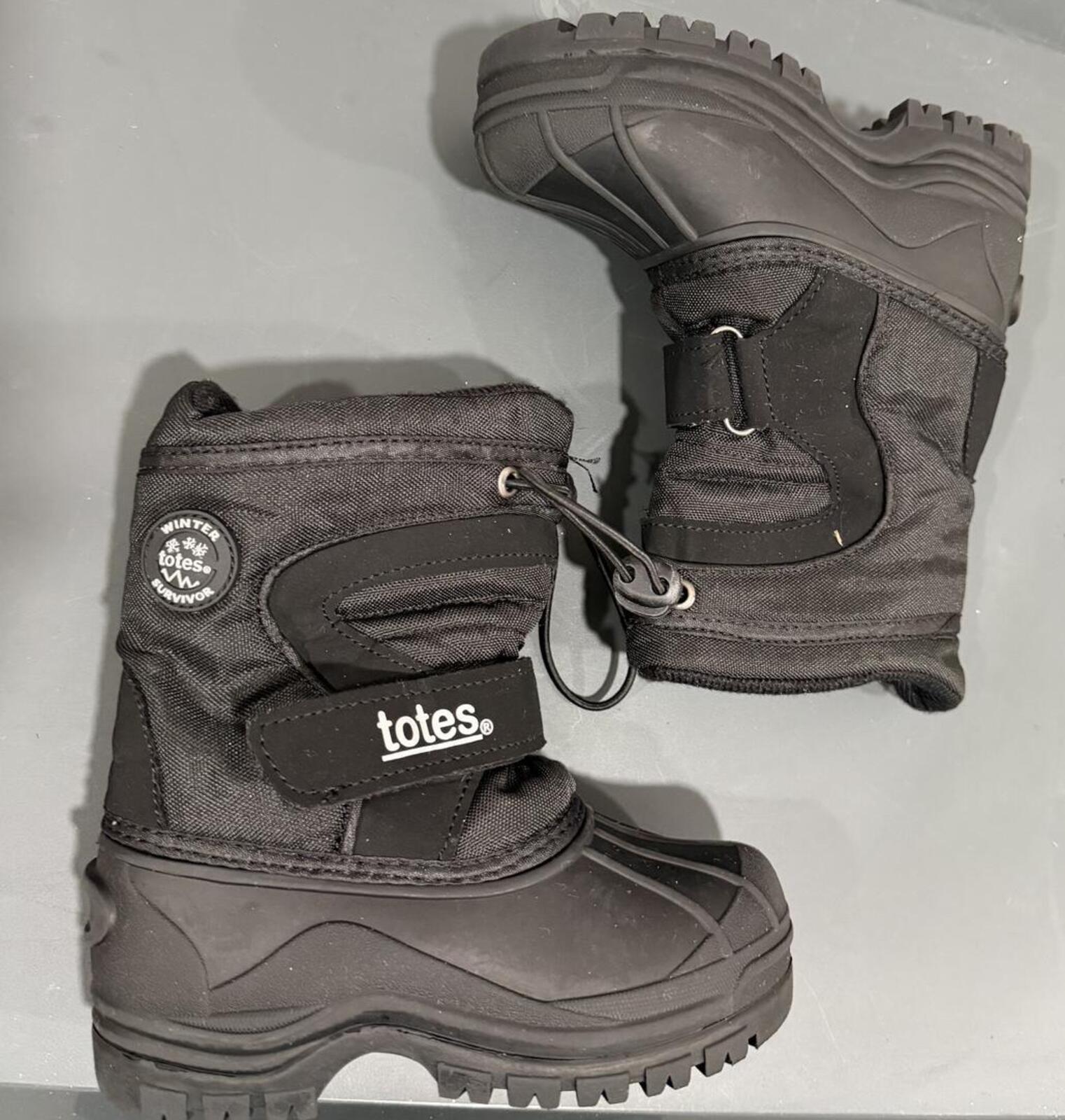 Totes kids snow boots black size toddler 10M US